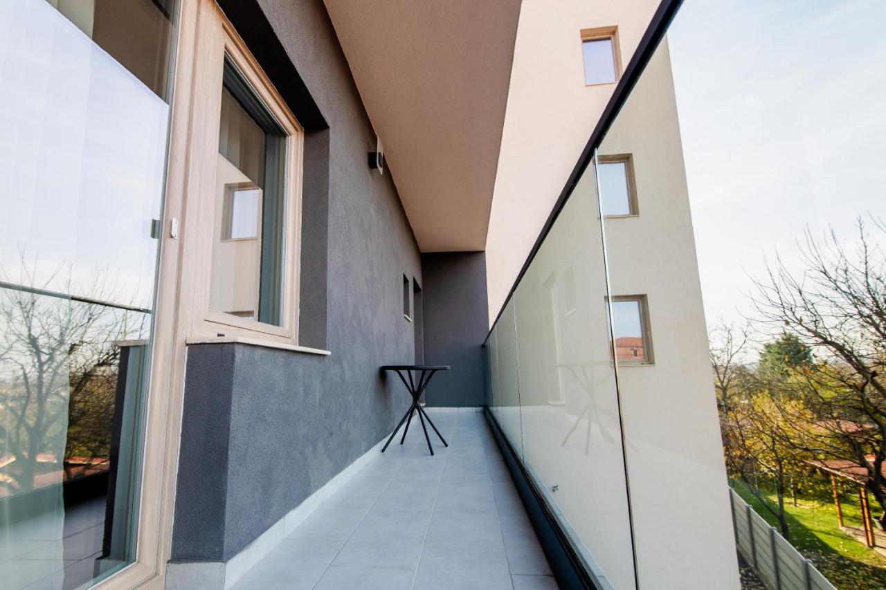 Samplus Central Apartment Крайова Екстер'єр фото
